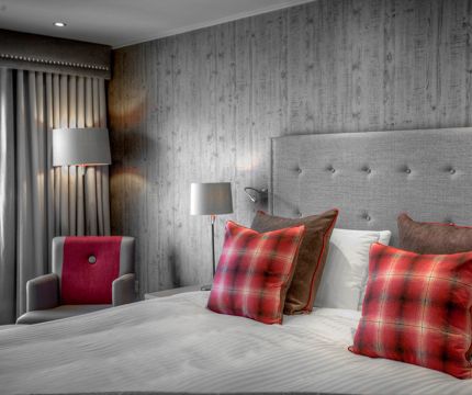 Resort Exective RED 1