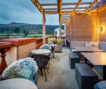 Outdoor Dining 9