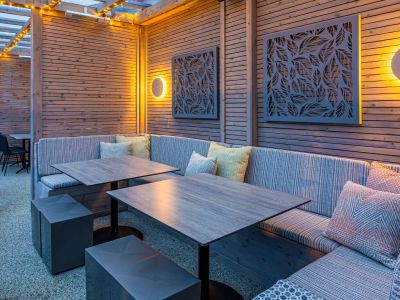 Outdoor Dining 8